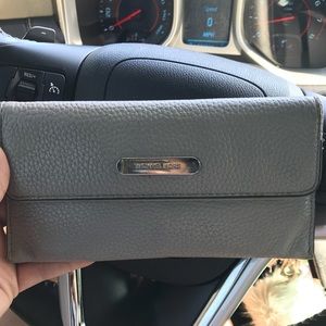 Micheal kors wallet